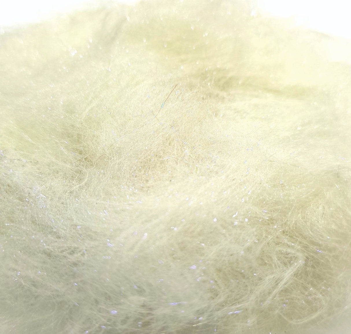 laser_dry_fly_dubbing_white_03.jpg